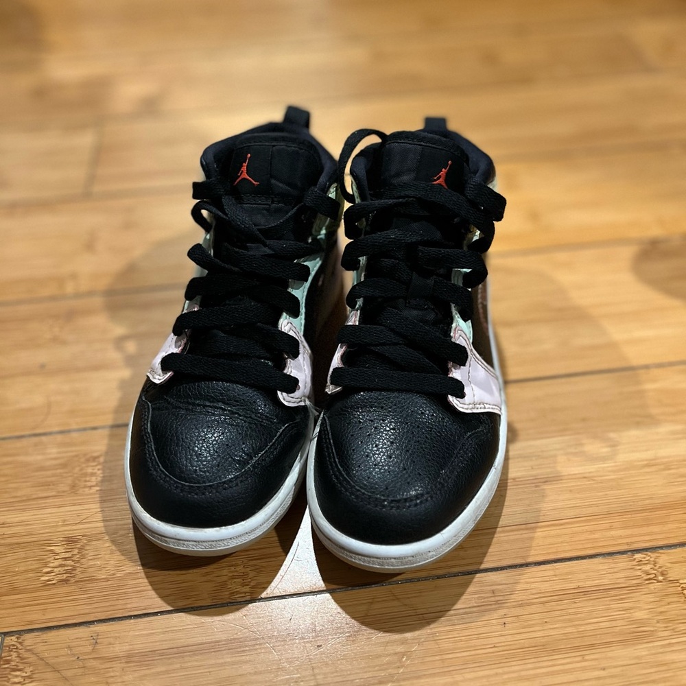 Nike Black and White Sneakers